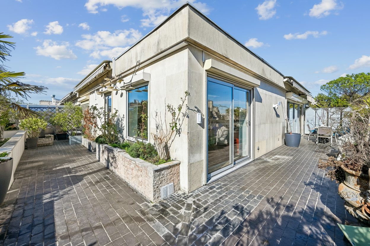 TROCADERO AVEC TERRASSE